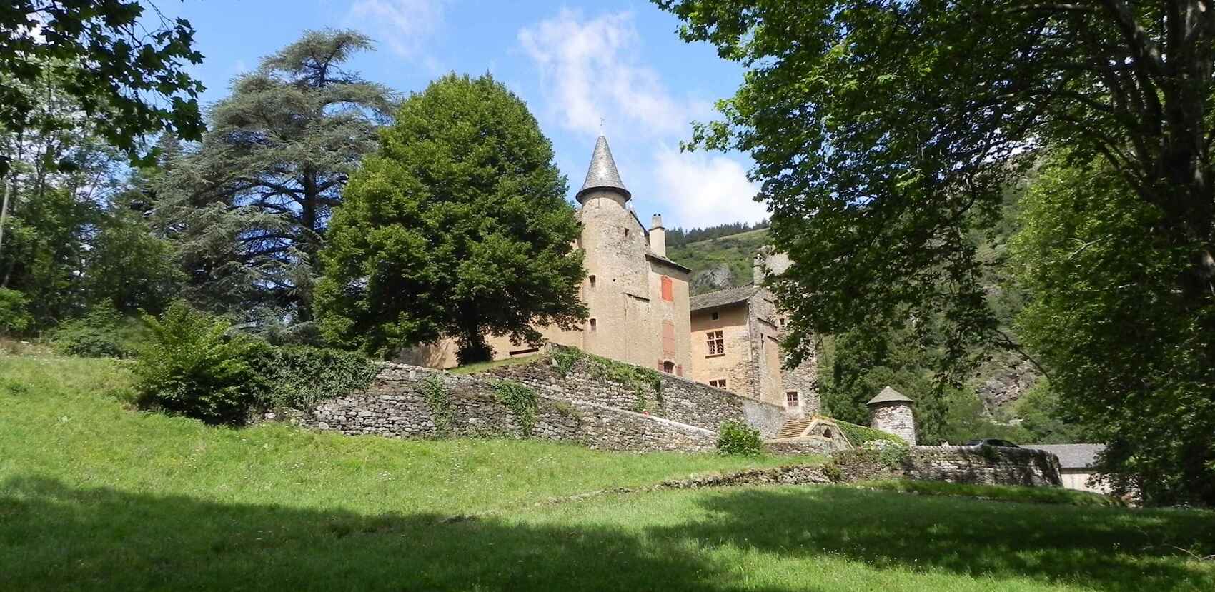 Le château du Champ à Altier en Lozère (Occitanie) 1