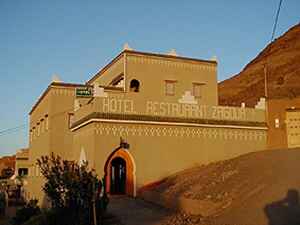 2 Echange avec l'hôtel Zagour, vallée de Draa, Zagora, Maroc