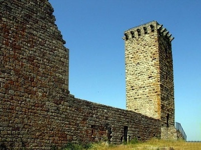 La tour médiévale de La Garde-Guérin en Lozère