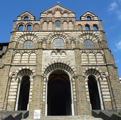 La cathédrale Notre-Dame-du-Puy 1