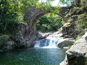 在Lozère的Prévenchères进行9.2公里徒步旅行 1